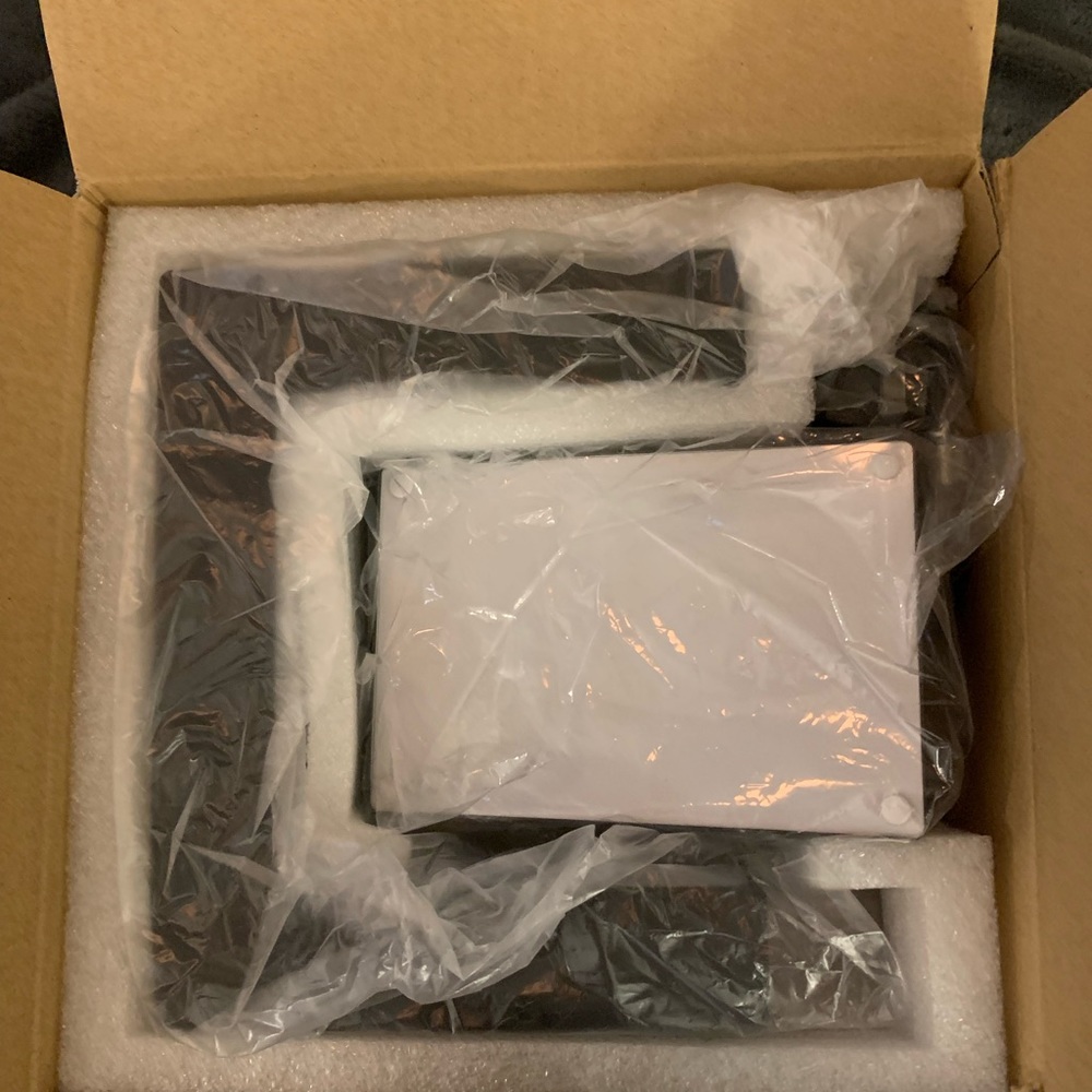 2 x Magnetic Levitation LED Floating Photo Frames - Picture 4 of 8